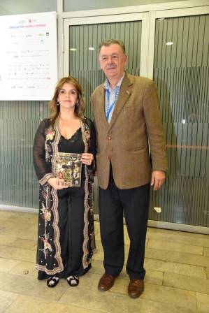 Olga Cecilia vega y José Vicente Katarain, Director editorial Oveja Negra.